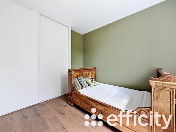 Maison
         5 pièces
        - 96 m² 275 000 € *