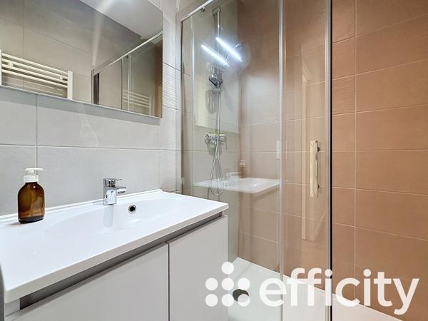 Maison
         5 pièces
        - 96 m² 275 000 € *