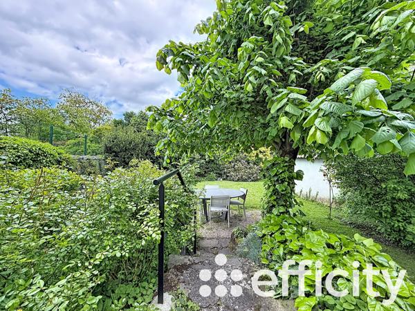 Maison
         5 pièces
        - 96 m² 275 000 € *