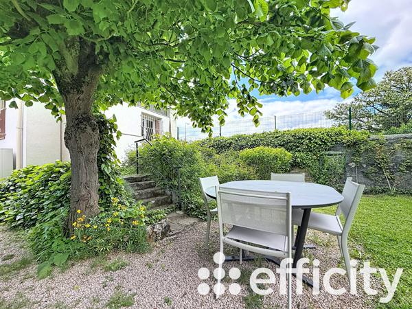 Maison
         5 pièces
        - 96 m² 275 000 € *
