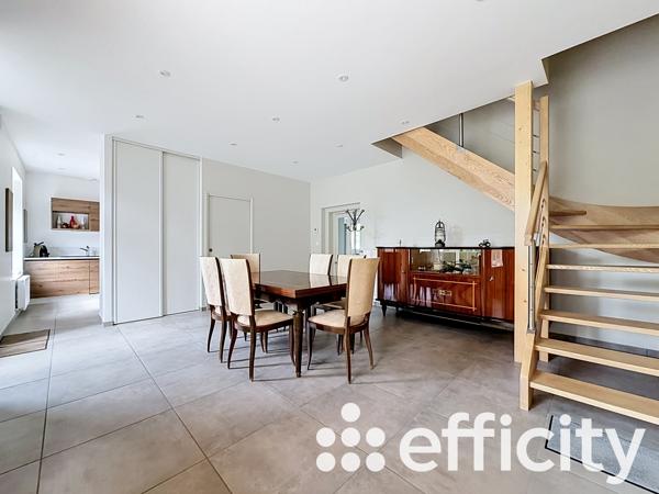 Maison
         5 pièces
        - 96 m² 275 000 € *