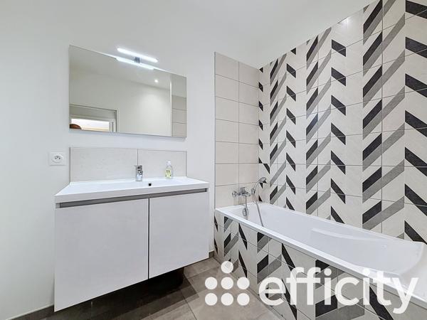 Maison
         5 pièces
        - 96 m² 275 000 € *