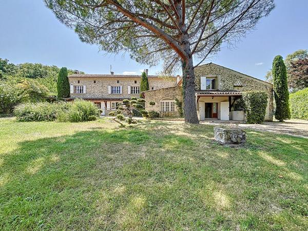 EXCLUSIVITE - MAGNIFIQUE CORPS DE FERME DE 257 M² SUR 7378 M² DE TERRAIN