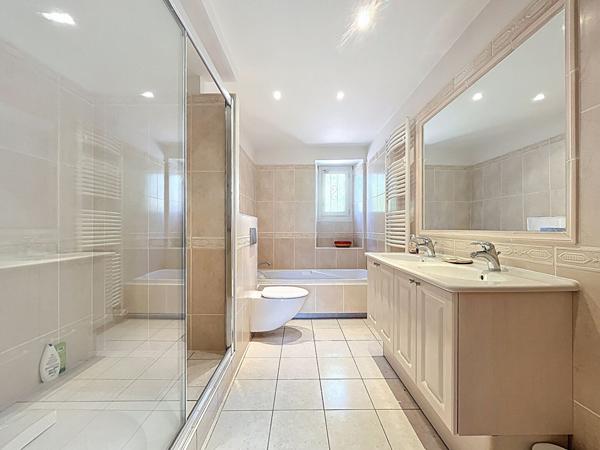 EXCLUSIVITE - MAGNIFIQUE CORPS DE FERME DE 257 M² SUR 7378 M² DE TERRAIN