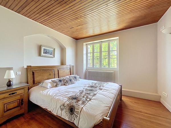 EXCLUSIVITE - MAGNIFIQUE CORPS DE FERME DE 257 M² SUR 7378 M² DE TERRAIN