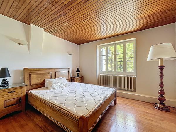 EXCLUSIVITE - MAGNIFIQUE CORPS DE FERME DE 257 M² SUR 7378 M² DE TERRAIN