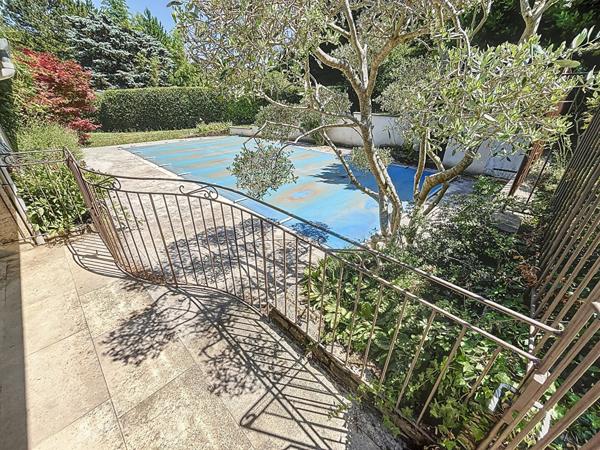 EXCLUSIVITE - MAGNIFIQUE CORPS DE FERME DE 257 M² SUR 7378 M² DE TERRAIN