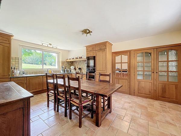 EXCLUSIVITE - MAGNIFIQUE CORPS DE FERME DE 257 M² SUR 7378 M² DE TERRAIN