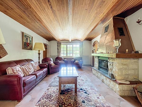 EXCLUSIVITE - MAGNIFIQUE CORPS DE FERME DE 257 M² SUR 7378 M² DE TERRAIN