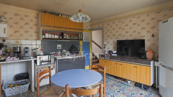 Maison de ville à rénover avec jardin