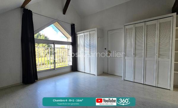 Une maison en exclusivité avec ses points forts :

- Secteur au calme de Saint Jean de la Ruelle, 
- Charme de l'ancien, 
- Agréable jardin, 
- Piscine, 
- Espace terrasse de plus de 100m²,
- Double carport/garage motorisé de 36m², 
- Luminosité,
- Suite parentale au RDC, 
- Rangements
- Grande salle de bain...

La maison : 
Maison vigneronne de plus de 122m² - Fin du 19ème siècle - 4 chambres, 2 salles de bain/eau - 2 toilettes. 

Le rez de chaussée : 
Une entrée sur pièce à vivre - Belle hauteur sous plafond - Poutres apparentes - Pièce à vivre avec cuisine ouverte - Cheminée avec insert Polyflam - Accès terrasse depuis la pièce à vivre - Espace terrasse de plus de 100m² - Toilettes séparées - Suite parentale avec salle d'eau et dressing privatifs - Accès piscine depuis la chambre.

L'étage : 
Espace mezzanine non négligeable pour rangement ou coin bureau - 3 chambres - Rangements - Grande salle de bain avec double vasque, baignoire, douche et toilettes.

Extérieurs et dépendances :
Parcelle de 675m² environ - Au calme, entourée de végétation - Aucun vis à vis - Double carport/garage motorisé de 36m² - Abris de rangement 15m² environ - Bûcher 10m² environ - Piscine chauffée avec nage contre courant avec alarme - Espace terrasse de plus de 100m²

Côté technique : 
Longère vigneronne de 1840 rénovée en 2005 - Toiture en ardoises d'Angers - Forage - Adoucisseur - Pas d'anomalie électrique - Poêle Polyflam pour toute la maison - Climatisation réversible - Murs en moellons - Isolation intérieure 9/15cm - Isolation combles 20/50cm - Menuiseries double vitrage - Plancher chauffant RDC - VMC 2020 - Assainissement collectif - Porte d'entrée neuve - Panneaux photovoltaïques pour plus d'autonomie

Le secteur : 
Idéalement située aux portes d’Orléans, la commune de Saint-Jean-de-la-Ruelle séduit par sa qualité de vie familiale et sa proximité immédiate avec le centre-ville orléanais. Intégrée à Orléans Métropole, elle bénéficie de nombreux équipements, établissements scolaires, commerces et infrastructures du quotidien. Le secteur dispose de plusieurs écoles maternelles et élémentaires, de collèges ainsi que d’un lycée professionnel, offrant un parcours scolaire complet pour les familles. Les commerces de proximité, le centre commercial des Trois Fontaines et les services facilitent un quotidien pratique et dynamique. Côté transports, la commune est desservie par le réseau TAO avec tramway et lignes de bus permettant de rejoindre rapidement Orléans et l’ensemble de l’agglomération. L’accès aux grands axes routiers est également un véritable atout, avec la tangentielle et les autoroutes A10 et A71 accessibles en quelques minutes, facilitant les déplacements vers Paris, Tours ou Blois.

Visite virtuelle 360° sur demande,
Vidéo de présentation sur ma page YouTube,
J'attends votre appel pour planifier une visite. Dans le cadre de votre projet d’acquisition et conformément aux dispositions de la loi ELAN, nous souhaitons vous informer de vos droits avant la visite du bien que vous envisagez. Nous vous rappelons que vous avez la possibilité de vous faire accompagner, lors de la visite, par un professionnel de la construction de votre choix (architecte, expert en bâtiment, maître d’œuvre, artisan, etc.). Cette démarche peut vous permettre d’obtenir un avis technique éclairé sur l’état du bien, d’identifier d’éventuels travaux à prévoir et de sécuriser votre projet d’acquisition. Nous vous remercions de bien vouloir nous informer en amont de la visite si vous souhaitez être accompagné(e), afin de faciliter l’organisation de celle-ci dans les meilleures conditions.
