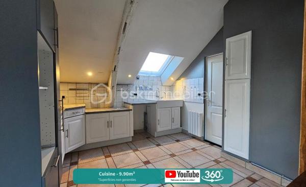 Une maison en exclusivité avec ses points forts :

- Secteur au calme de Saint Jean de la Ruelle, 
- Charme de l'ancien, 
- Agréable jardin, 
- Piscine, 
- Espace terrasse de plus de 100m²,
- Double carport/garage motorisé de 36m², 
- Luminosité,
- Suite parentale au RDC, 
- Rangements
- Grande salle de bain...

La maison : 
Maison vigneronne de plus de 122m² - Fin du 19ème siècle - 4 chambres, 2 salles de bain/eau - 2 toilettes. 

Le rez de chaussée : 
Une entrée sur pièce à vivre - Belle hauteur sous plafond - Poutres apparentes - Pièce à vivre avec cuisine ouverte - Cheminée avec insert Polyflam - Accès terrasse depuis la pièce à vivre - Espace terrasse de plus de 100m² - Toilettes séparées - Suite parentale avec salle d'eau et dressing privatifs - Accès piscine depuis la chambre.

L'étage : 
Espace mezzanine non négligeable pour rangement ou coin bureau - 3 chambres - Rangements - Grande salle de bain avec double vasque, baignoire, douche et toilettes.

Extérieurs et dépendances :
Parcelle de 675m² environ - Au calme, entourée de végétation - Aucun vis à vis - Double carport/garage motorisé de 36m² - Abris de rangement 15m² environ - Bûcher 10m² environ - Piscine chauffée avec nage contre courant avec alarme - Espace terrasse de plus de 100m²

Côté technique : 
Longère vigneronne de 1840 rénovée en 2005 - Toiture en ardoises d'Angers - Forage - Adoucisseur - Pas d'anomalie électrique - Poêle Polyflam pour toute la maison - Climatisation réversible - Murs en moellons - Isolation intérieure 9/15cm - Isolation combles 20/50cm - Menuiseries double vitrage - Plancher chauffant RDC - VMC 2020 - Assainissement collectif - Porte d'entrée neuve - Panneaux photovoltaïques pour plus d'autonomie

Le secteur : 
Idéalement située aux portes d’Orléans, la commune de Saint-Jean-de-la-Ruelle séduit par sa qualité de vie familiale et sa proximité immédiate avec le centre-ville orléanais. Intégrée à Orléans Métropole, elle bénéficie de nombreux équipements, établissements scolaires, commerces et infrastructures du quotidien. Le secteur dispose de plusieurs écoles maternelles et élémentaires, de collèges ainsi que d’un lycée professionnel, offrant un parcours scolaire complet pour les familles. Les commerces de proximité, le centre commercial des Trois Fontaines et les services facilitent un quotidien pratique et dynamique. Côté transports, la commune est desservie par le réseau TAO avec tramway et lignes de bus permettant de rejoindre rapidement Orléans et l’ensemble de l’agglomération. L’accès aux grands axes routiers est également un véritable atout, avec la tangentielle et les autoroutes A10 et A71 accessibles en quelques minutes, facilitant les déplacements vers Paris, Tours ou Blois.

Visite virtuelle 360° sur demande,
Vidéo de présentation sur ma page YouTube,
J'attends votre appel pour planifier une visite. Dans le cadre de votre projet d’acquisition et conformément aux dispositions de la loi ELAN, nous souhaitons vous informer de vos droits avant la visite du bien que vous envisagez. Nous vous rappelons que vous avez la possibilité de vous faire accompagner, lors de la visite, par un professionnel de la construction de votre choix (architecte, expert en bâtiment, maître d’œuvre, artisan, etc.). Cette démarche peut vous permettre d’obtenir un avis technique éclairé sur l’état du bien, d’identifier d’éventuels travaux à prévoir et de sécuriser votre projet d’acquisition. Nous vous remercions de bien vouloir nous informer en amont de la visite si vous souhaitez être accompagné(e), afin de faciliter l’organisation de celle-ci dans les meilleures conditions.