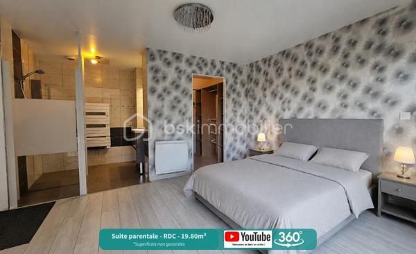 Une maison en exclusivité avec ses points forts :

- Secteur au calme de Saint Jean de la Ruelle, 
- Charme de l'ancien, 
- Agréable jardin, 
- Piscine, 
- Espace terrasse de plus de 100m²,
- Double carport/garage motorisé de 36m², 
- Luminosité,
- Suite parentale au RDC, 
- Rangements
- Grande salle de bain...

La maison : 
Maison vigneronne de plus de 122m² - Fin du 19ème siècle - 4 chambres, 2 salles de bain/eau - 2 toilettes. 

Le rez de chaussée : 
Une entrée sur pièce à vivre - Belle hauteur sous plafond - Poutres apparentes - Pièce à vivre avec cuisine ouverte - Cheminée avec insert Polyflam - Accès terrasse depuis la pièce à vivre - Espace terrasse de plus de 100m² - Toilettes séparées - Suite parentale avec salle d'eau et dressing privatifs - Accès piscine depuis la chambre.

L'étage : 
Espace mezzanine non négligeable pour rangement ou coin bureau - 3 chambres - Rangements - Grande salle de bain avec double vasque, baignoire, douche et toilettes.

Extérieurs et dépendances :
Parcelle de 675m² environ - Au calme, entourée de végétation - Aucun vis à vis - Double carport/garage motorisé de 36m² - Abris de rangement 15m² environ - Bûcher 10m² environ - Piscine chauffée avec nage contre courant avec alarme - Espace terrasse de plus de 100m²

Côté technique : 
Longère vigneronne de 1840 rénovée en 2005 - Toiture en ardoises d'Angers - Forage - Adoucisseur - Pas d'anomalie électrique - Poêle Polyflam pour toute la maison - Climatisation réversible - Murs en moellons - Isolation intérieure 9/15cm - Isolation combles 20/50cm - Menuiseries double vitrage - Plancher chauffant RDC - VMC 2020 - Assainissement collectif - Porte d'entrée neuve - Panneaux photovoltaïques pour plus d'autonomie

Le secteur : 
Idéalement située aux portes d’Orléans, la commune de Saint-Jean-de-la-Ruelle séduit par sa qualité de vie familiale et sa proximité immédiate avec le centre-ville orléanais. Intégrée à Orléans Métropole, elle bénéficie de nombreux équipements, établissements scolaires, commerces et infrastructures du quotidien. Le secteur dispose de plusieurs écoles maternelles et élémentaires, de collèges ainsi que d’un lycée professionnel, offrant un parcours scolaire complet pour les familles. Les commerces de proximité, le centre commercial des Trois Fontaines et les services facilitent un quotidien pratique et dynamique. Côté transports, la commune est desservie par le réseau TAO avec tramway et lignes de bus permettant de rejoindre rapidement Orléans et l’ensemble de l’agglomération. L’accès aux grands axes routiers est également un véritable atout, avec la tangentielle et les autoroutes A10 et A71 accessibles en quelques minutes, facilitant les déplacements vers Paris, Tours ou Blois.

Visite virtuelle 360° sur demande,
Vidéo de présentation sur ma page YouTube,
J'attends votre appel pour planifier une visite. Dans le cadre de votre projet d’acquisition et conformément aux dispositions de la loi ELAN, nous souhaitons vous informer de vos droits avant la visite du bien que vous envisagez. Nous vous rappelons que vous avez la possibilité de vous faire accompagner, lors de la visite, par un professionnel de la construction de votre choix (architecte, expert en bâtiment, maître d’œuvre, artisan, etc.). Cette démarche peut vous permettre d’obtenir un avis technique éclairé sur l’état du bien, d’identifier d’éventuels travaux à prévoir et de sécuriser votre projet d’acquisition. Nous vous remercions de bien vouloir nous informer en amont de la visite si vous souhaitez être accompagné(e), afin de faciliter l’organisation de celle-ci dans les meilleures conditions.
