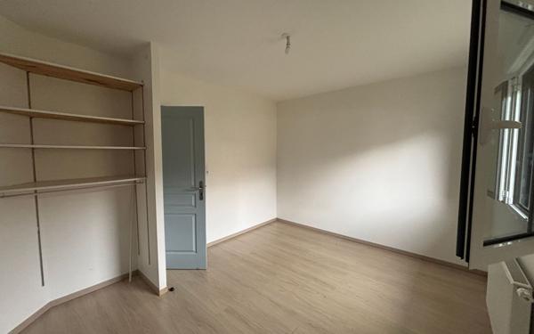 Maison à louer    5 pièces •  Saint-Jean-Bonnefonds