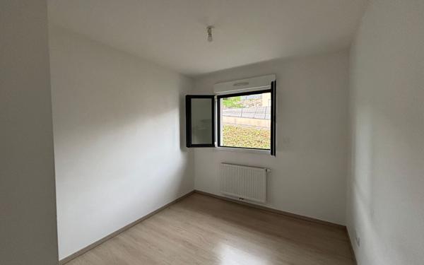 Maison à louer    5 pièces •  Saint-Jean-Bonnefonds