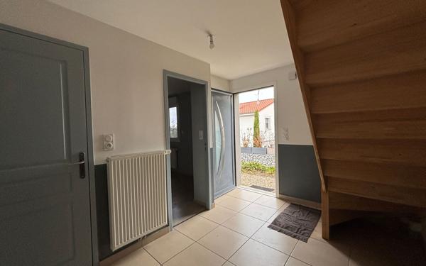 Maison à louer    5 pièces •  Saint-Jean-Bonnefonds