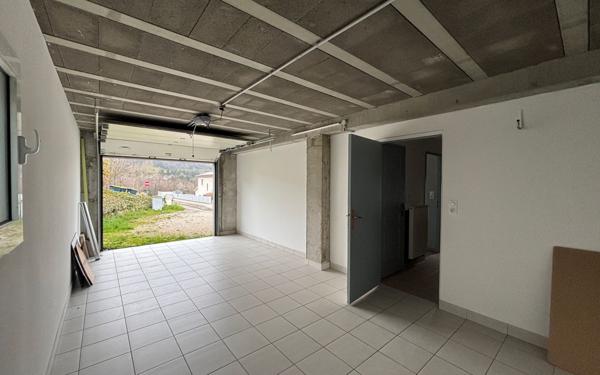 Maison à louer    5 pièces •  Saint-Jean-Bonnefonds