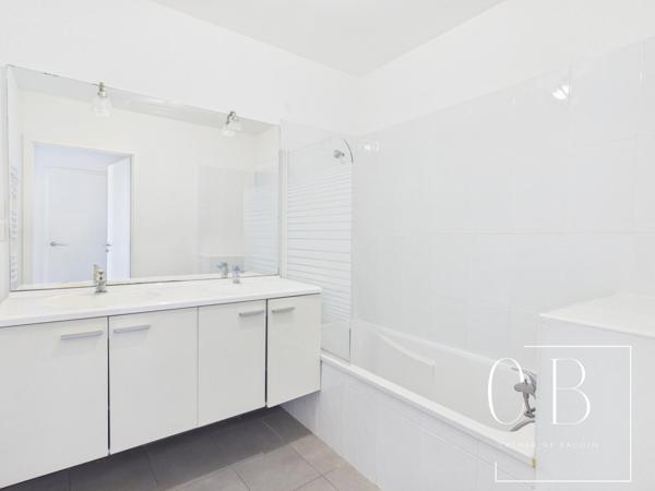 Appartement 2 chambres Balcon et stationnement