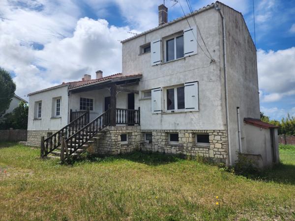 IMMEUBLE DE RAPPORT OU MAISON DE FAMILLE à vendre BOYARDVILLE ILE D'OLERON (17)