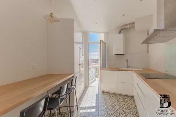 Superbe appartement T4 avec loggia et garage, Bordeaux Fondaudège