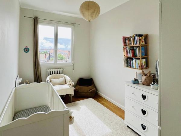 Superbe appartement T4 avec loggia et garage, Bordeaux Fondaudège