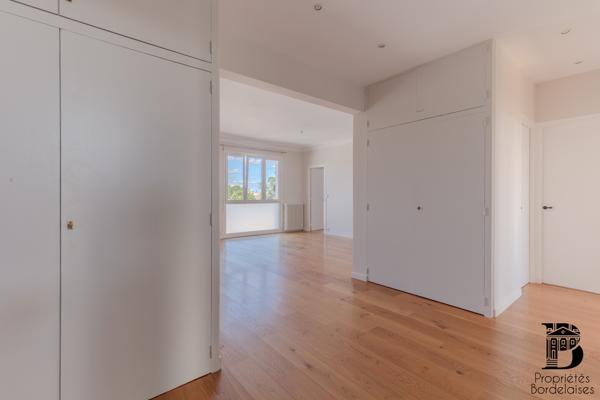 Superbe appartement T4 avec loggia et garage, Bordeaux Fondaudège