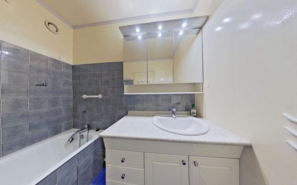 Appartement à vendre    3 pièces • 79,64 m2 Lyon 9