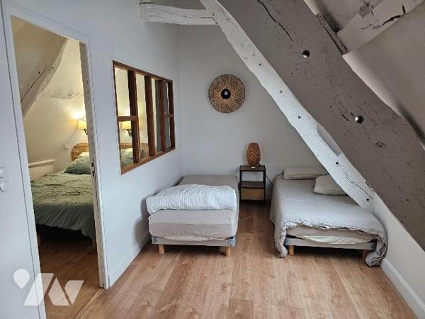 Centre de Cancale, rare à la vente, magnifique propriété avec piscine, à laquelle s'ajoute un a...