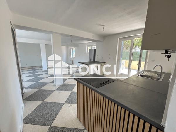 Location Maison 7 pièces 154.48 m² - 170 RUE DU CHAILLOT Vauvert 30600