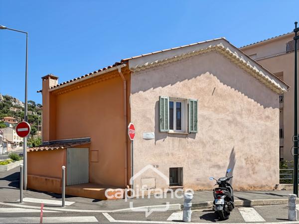 Maison à vendre 5 pièces HYERES (83), Quartier Victor Basch , 3 chambres