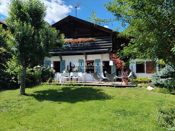 Authentique ferme rénovée à vendre Proche Megève