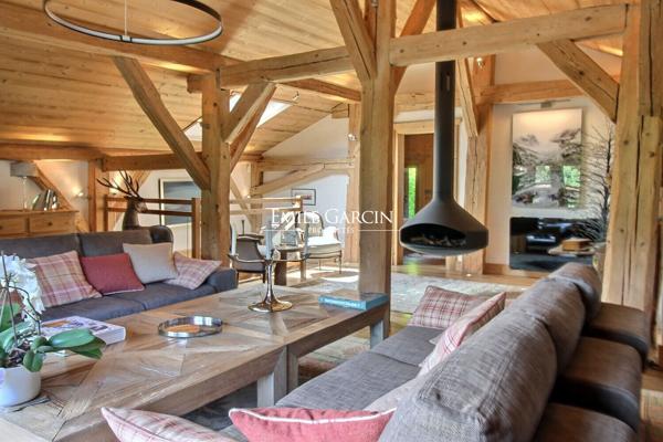 Authentique ferme rénovée à vendre Proche Megève