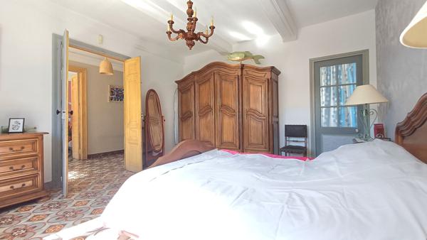 Ventenac-en-Minervois (11120) À acheter à Ventenac-En-Minervois : immense maison avec 4 chambres