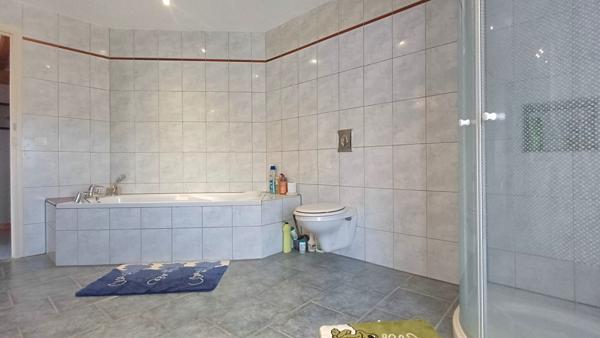 Ventenac-en-Minervois (11120) À acheter à Ventenac-En-Minervois : immense maison avec 4 chambres