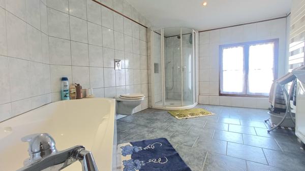 Ventenac-en-Minervois (11120) À acheter à Ventenac-En-Minervois : immense maison avec 4 chambres