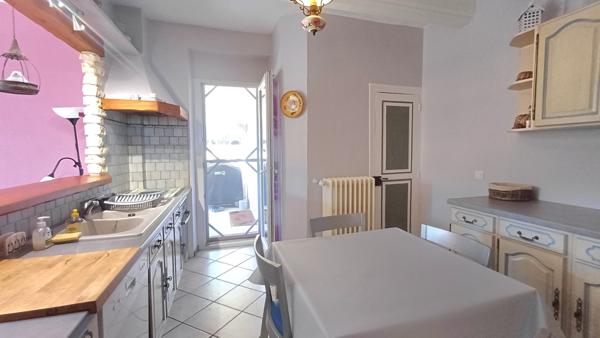 Ventenac-en-Minervois (11120) À acheter à Ventenac-En-Minervois : immense maison avec 4 chambres