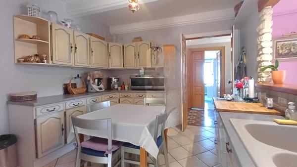 Ventenac-en-Minervois (11120) À acheter à Ventenac-En-Minervois : immense maison avec 4 chambres