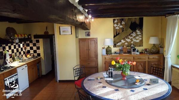 LE THOUREIL
Petite cité de caractère en bord de loire,Maison 19eme ( pierres apparentes...