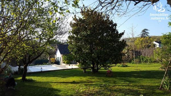 LE THOUREIL
Petite cité de caractère en bord de loire,Maison 19eme ( pierres apparentes...