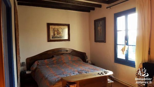 LE THOUREIL
Petite cité de caractère en bord de loire,Maison 19eme ( pierres apparentes...