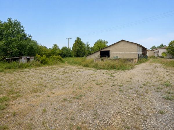Local commercial 853 m2
