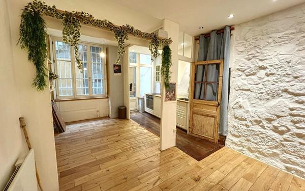 Appartement à vendre    2 pièces • 50 m2 Lyon 1