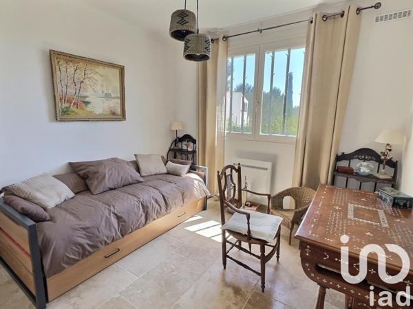 Maison traditionnelle 8 pièces de 179 m² à Bandol (83150)