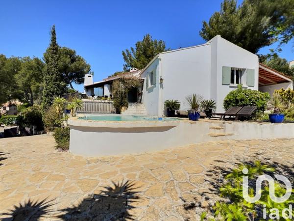 Maison traditionnelle 8 pièces de 179 m² à Bandol (83150)
