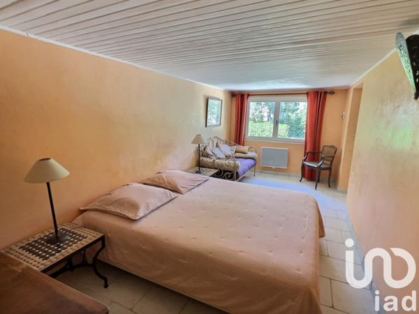 Maison traditionnelle 8 pièces de 179 m² à Bandol (83150)