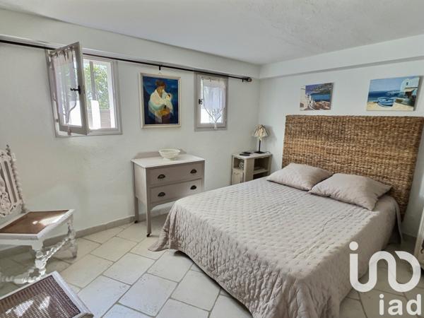 Maison traditionnelle 8 pièces de 179 m² à Bandol (83150)