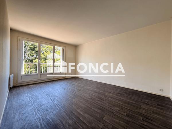 Location Appartement 2 pièces 47.6 m² - 29/55 RUE DU GD FBG Chartres 28000
