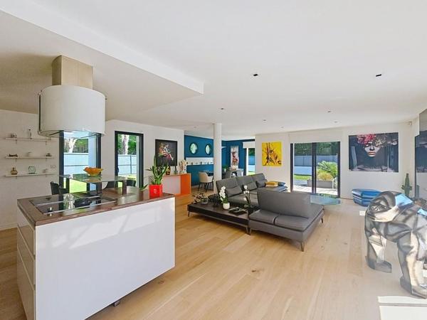 QUÉVEN : Grande maison contemporaine de 180m²