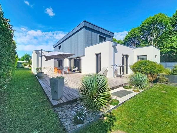 QUÉVEN : Grande maison contemporaine de 180m²