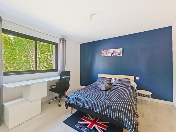 QUÉVEN : Grande maison contemporaine de 180m²